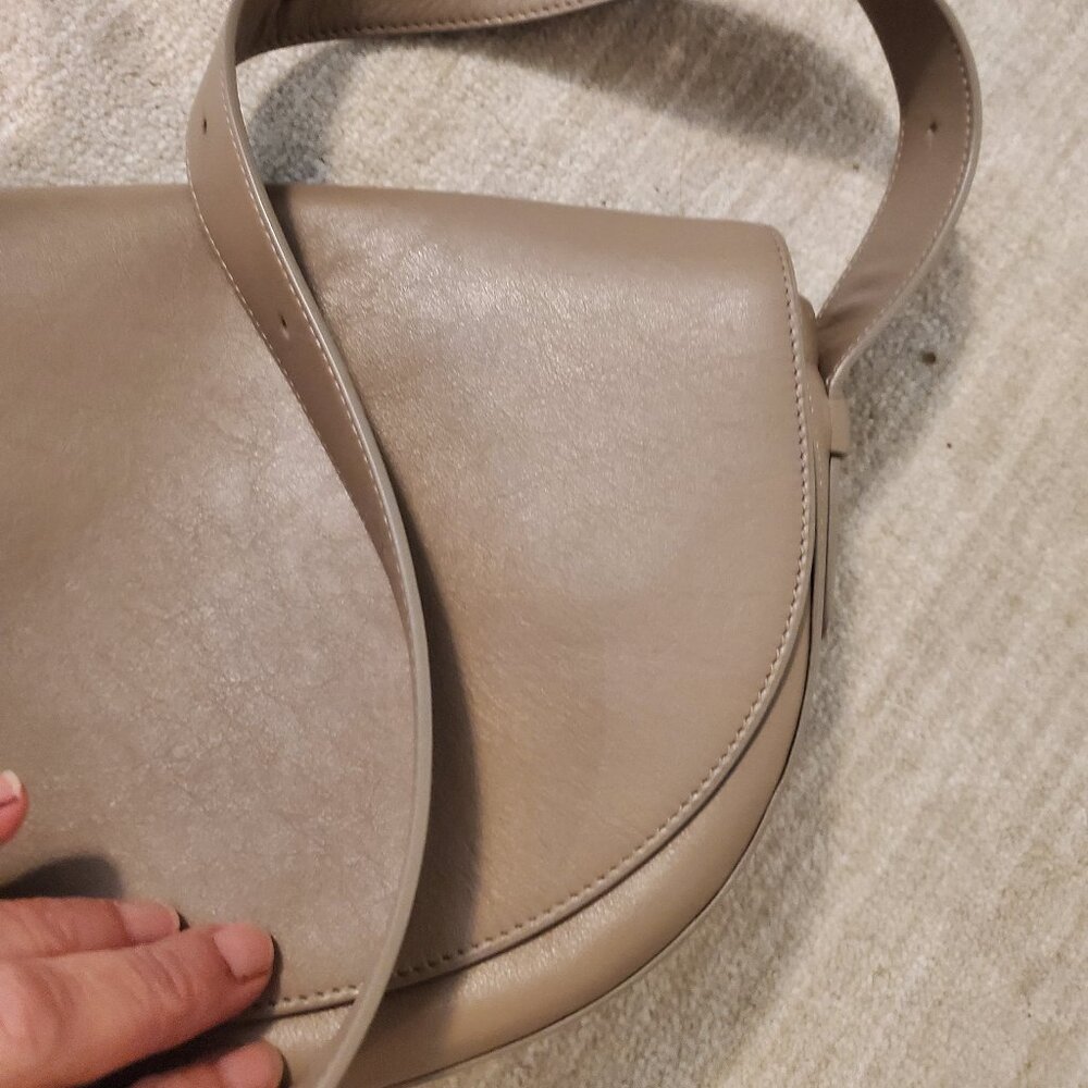 Cuyana half moon shoulder bag in Taupe - Picture 8 of 8
